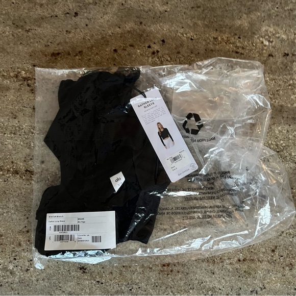 NWT Alo Gather Long Sleeve size small - Picture 4 of 6